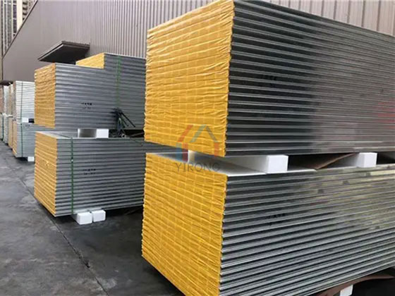 Packing and transportation of rock wool sandwich panel