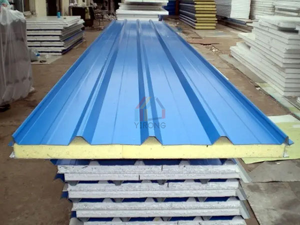 Color steel sandwich panel