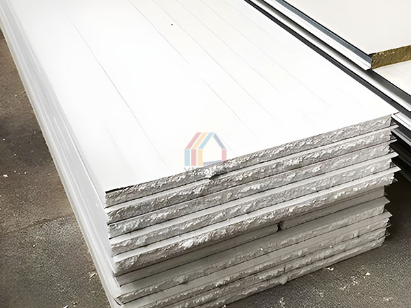 What are the characteristics of polystyrene foam sandwich panel?