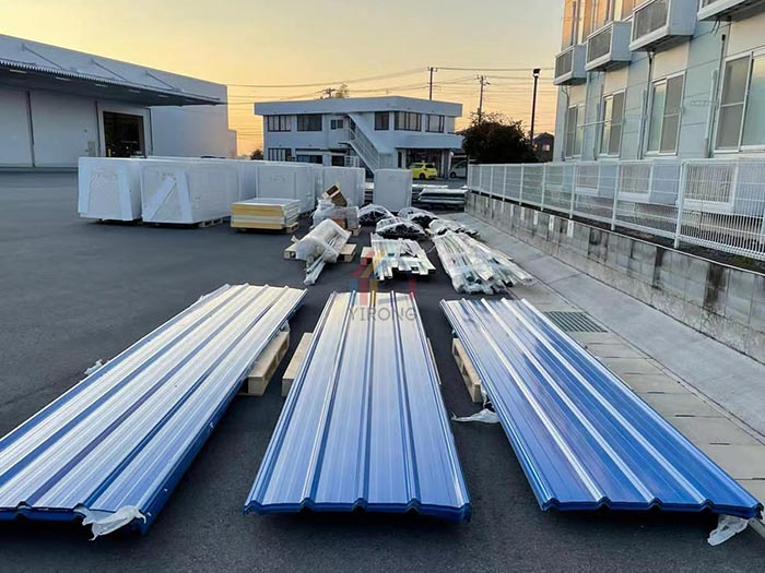 Unloading of Japanese polyurethane cold storage board