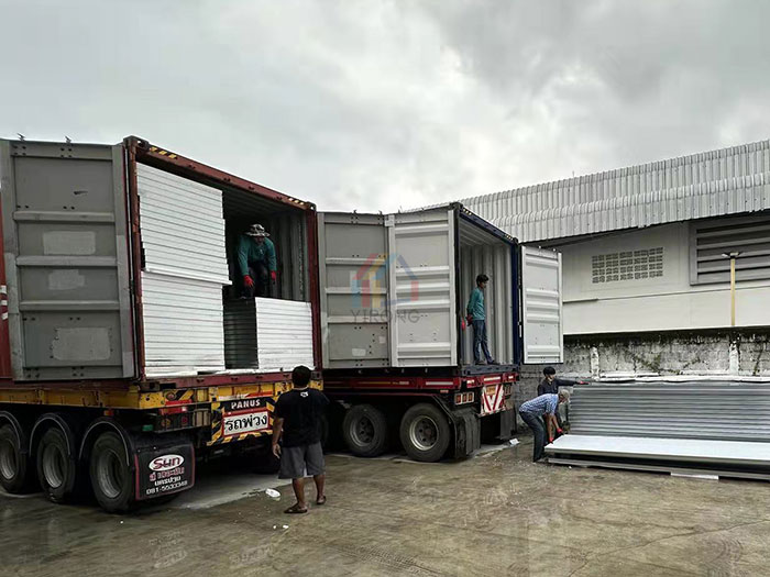 composite foam sandwich panel unloading