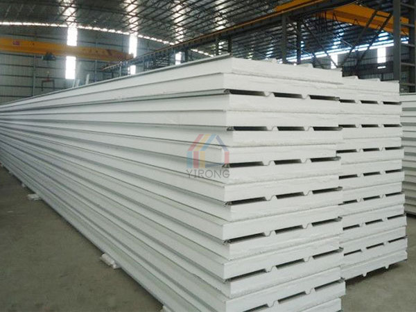 What are the characteristics of pir insulation sandwich panel?