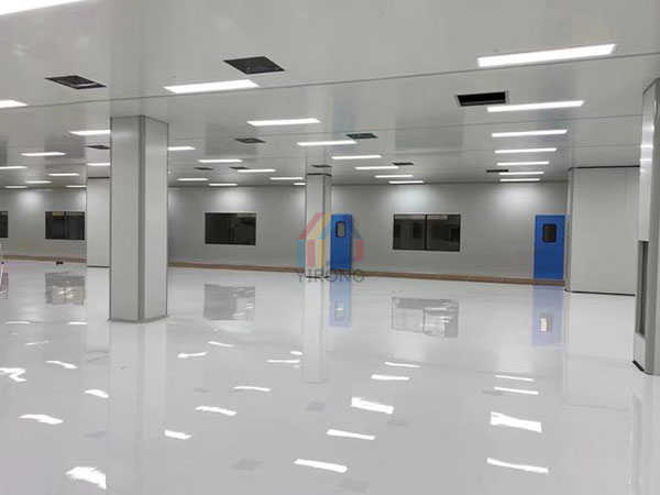 Insulating sandwich panels for industrial clean room laboratories