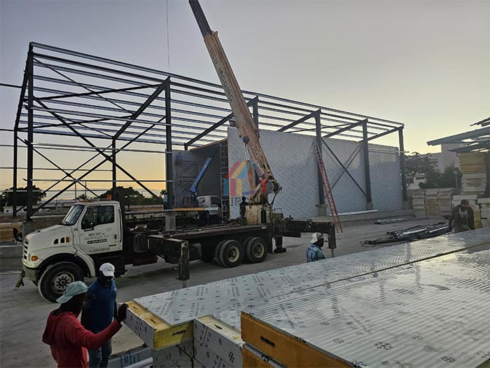 Dominican customer is installing steel structure cold storage